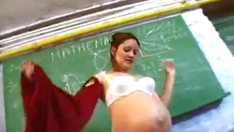 Pregnant masturbing